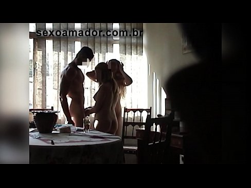❤️ Els amics sexuals conviden un home gegant i un trio amb ell ❤️ Súper porno al ca.tvmarket.top ❌️
