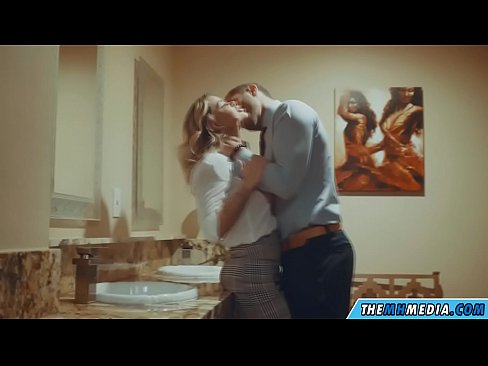 ❤️ Quan una rossa tetona et sedueix en un lavabo públic ❤️ Súper porno al ca.tvmarket.top ❌️
